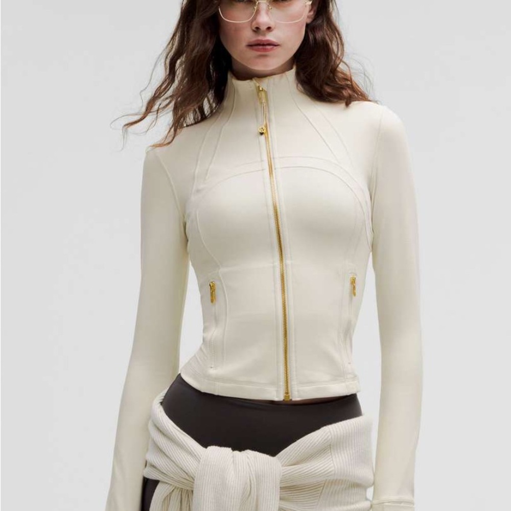 NWOT lululemon bone gold cropped define jacket size 4